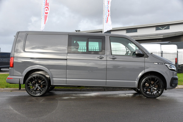 Volkswagen Transporter 2.0 TDI L2H1 32 DC Bulli Virtual, Adaptieve Cruise, Carplay, LED, 150pk, Automaat, Trekhaak, Sensoren, Uniek!