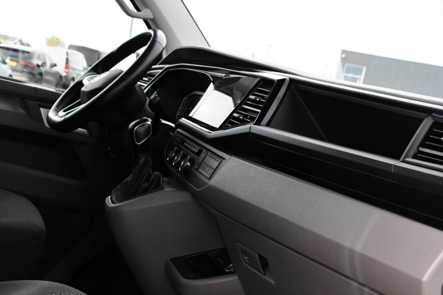 Volkswagen Transporter 2.0 TDI L2H1 32 DC Bulli Virtual, Adaptieve Cruise, Carplay, LED, 150pk, Automaat, Trekhaak, Sensoren, Uniek!
