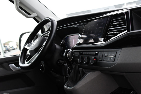 Volkswagen Transporter 2.0 TDI L2H1 32 DC Bulli Virtual, Adaptieve Cruise, Carplay, LED, 150pk, Automaat, Trekhaak, Sensoren, Uniek!