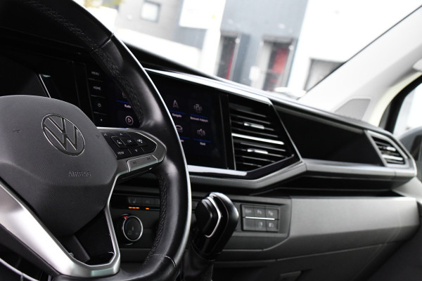 Volkswagen Transporter 2.0 TDI L2H1 32 DC Bulli Virtual, Adaptieve Cruise, Carplay, LED, 150pk, Automaat, Trekhaak, Sensoren, Uniek!