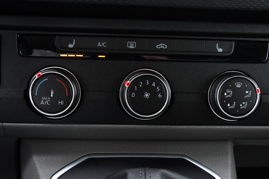 Volkswagen Transporter 2.0 TDI L2H1 32 DC Bulli Virtual, Adaptieve Cruise, Carplay, LED, 150pk, Automaat, Trekhaak, Sensoren, Uniek!