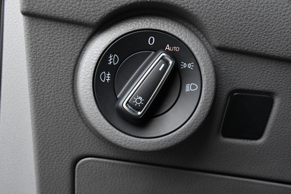 Volkswagen Transporter 2.0 TDI L2H1 32 DC Bulli Virtual, Adaptieve Cruise, Carplay, LED, 150pk, Automaat, Trekhaak, Sensoren, Uniek!