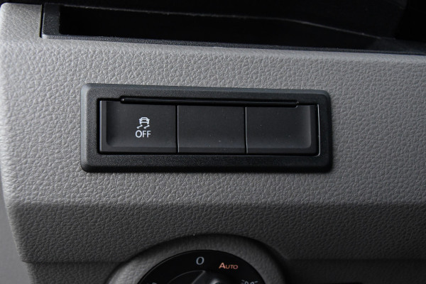 Volkswagen Transporter 2.0 TDI L2H1 32 DC Bulli Virtual, Adaptieve Cruise, Carplay, LED, 150pk, Automaat, Trekhaak, Sensoren, Uniek!