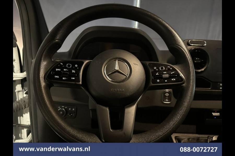 Mercedes-Benz Sprinter 315 CDI 150pk L3H2 Euro6 Airco | Camera | Navigatie | Chauffeursstoel 270 Graden achterdeuren, Cruisecontrol, Stoelverwarming, Parkeersensoren, Bijrijdersbank Mercedes-Benz Sprinter 315 CDI 150pk L3H2 Euro6 Airco | Camera | Navigatie | Chauffeursstoel 270 Graden achterdeuren, Cruisecontrol, Stoelverwarming, Parkeersensoren, Bijrijdersbank