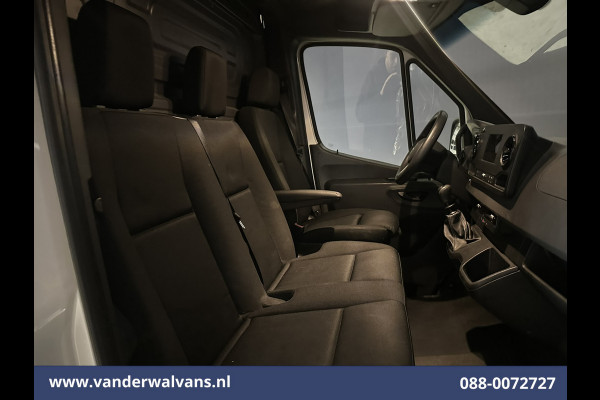 Mercedes-Benz Sprinter 315 CDI 150pk L3H2 Euro6 Airco | Camera | Navigatie | Chauffeursstoel 270 Graden achterdeuren, Cruisecontrol, Stoelverwarming, Parkeersensoren, Bijrijdersbank Mercedes-Benz Sprinter 315 CDI 150pk L3H2 Euro6 Airco | Camera | Navigatie | Chauffeursstoel 270 Graden achterdeuren, Cruisecontrol, Stoelverwarming, Parkeersensoren, Bijrijdersbank