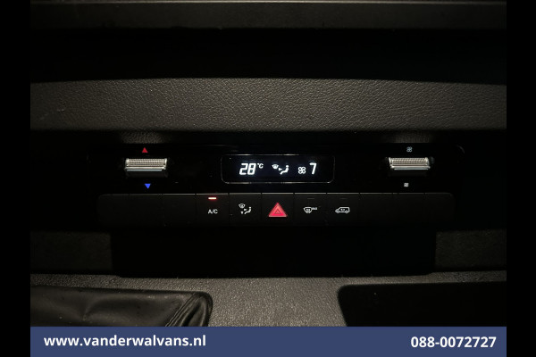 Mercedes-Benz Sprinter 315 CDI 150pk L3H2 Euro6 Airco | Camera | Navigatie | Chauffeursstoel 270 Graden achterdeuren, Cruisecontrol, Stoelverwarming, Parkeersensoren, Bijrijdersbank Mercedes-Benz Sprinter 315 CDI 150pk L3H2 Euro6 Airco | Camera | Navigatie | Chauffeursstoel 270 Graden achterdeuren, Cruisecontrol, Stoelverwarming, Parkeersensoren, Bijrijdersbank