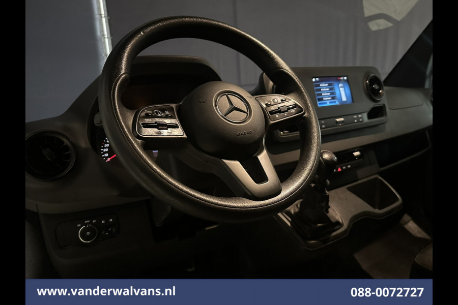 Mercedes-Benz Sprinter 315 CDI 150pk L3H2 Euro6 Airco | Camera | Navigatie | Chauffeursstoel 270 Graden achterdeuren, Cruisecontrol, Stoelverwarming, Parkeersensoren, Bijrijdersbank Mercedes-Benz Sprinter 315 CDI 150pk L3H2 Euro6 Airco | Camera | Navigatie | Chauffeursstoel 270 Graden achterdeuren, Cruisecontrol, Stoelverwarming, Parkeersensoren, Bijrijdersbank
