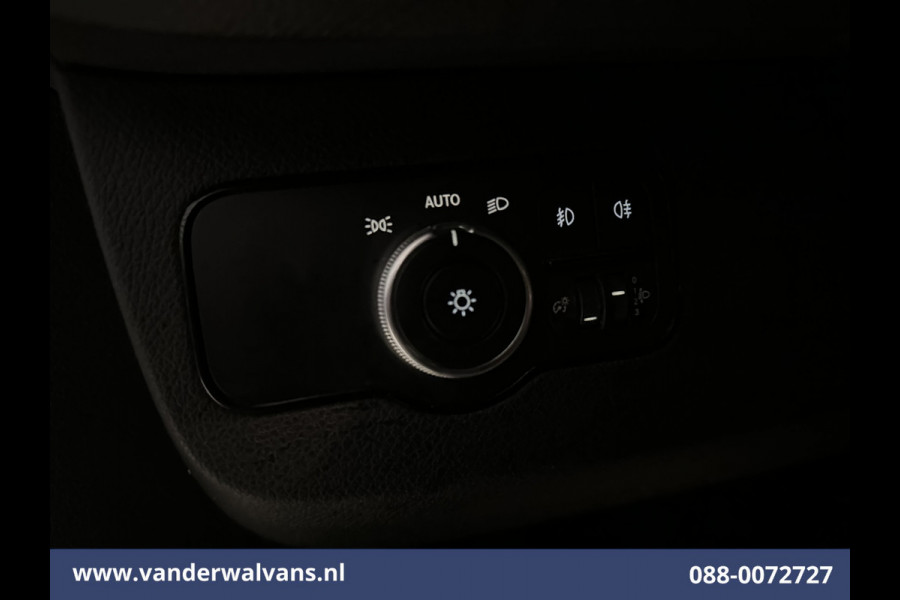 Mercedes-Benz Sprinter 315 CDI 150pk L3H2 Euro6 Airco | Camera | Navigatie | Chauffeursstoel 270 Graden achterdeuren, Cruisecontrol, Stoelverwarming, Parkeersensoren, Bijrijdersbank Mercedes-Benz Sprinter 315 CDI 150pk L3H2 Euro6 Airco | Camera | Navigatie | Chauffeursstoel 270 Graden achterdeuren, Cruisecontrol, Stoelverwarming, Parkeersensoren, Bijrijdersbank