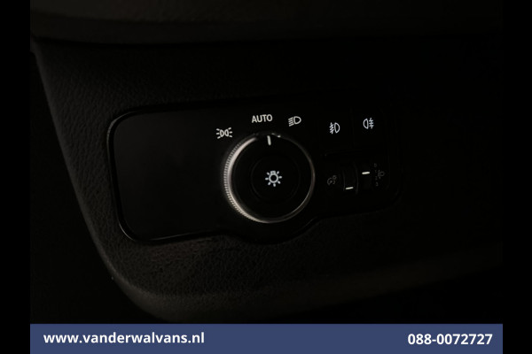 Mercedes-Benz Sprinter 315 CDI 150pk L3H2 Euro6 Airco | Camera | Navigatie | Chauffeursstoel 270 Graden achterdeuren, Cruisecontrol, Stoelverwarming, Parkeersensoren, Bijrijdersbank Mercedes-Benz Sprinter 315 CDI 150pk L3H2 Euro6 Airco | Camera | Navigatie | Chauffeursstoel 270 Graden achterdeuren, Cruisecontrol, Stoelverwarming, Parkeersensoren, Bijrijdersbank