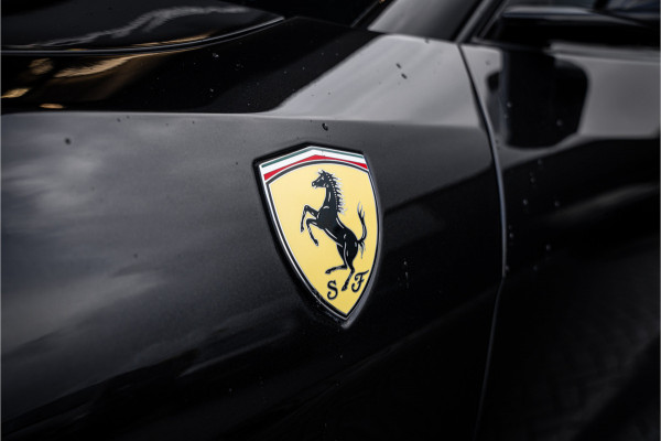 Ferrari GTC4 Lusso T 3.9 V8 - Nero Daytona | Passenger Display | Lift | Stoelkoeling | Memory Ferrari GTC4 Lusso T 3.9 V8 - Nero Daytona | Passenger Display | Lift | Stoelkoeling | Memory