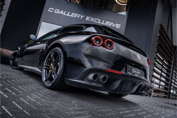 Ferrari GTC4 Lusso T 3.9 V8 - Nero Daytona | Passenger Display | Lift | Stoelkoeling | Memory Ferrari GTC4 Lusso T 3.9 V8 - Nero Daytona | Passenger Display | Lift | Stoelkoeling | Memory