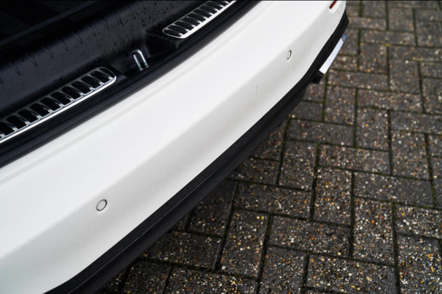 Mercedes-Benz C-Klasse Estate 300 e AMG Line | Pano | Burmester | Uitklapbare trekhaak Mercedes-Benz C-Klasse Estate 300 e AMG Line | Pano | Burmester | Uitklapbare trekhaak