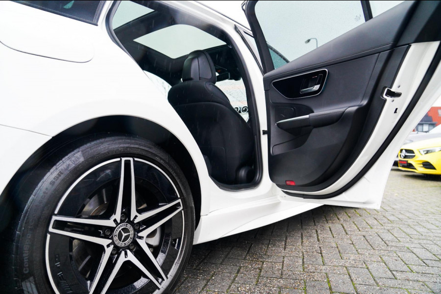 Mercedes-Benz C-Klasse Estate 300 e AMG Line | Pano | Burmester | Uitklapbare trekhaak Mercedes-Benz C-Klasse Estate 300 e AMG Line | Pano | Burmester | Uitklapbare trekhaak