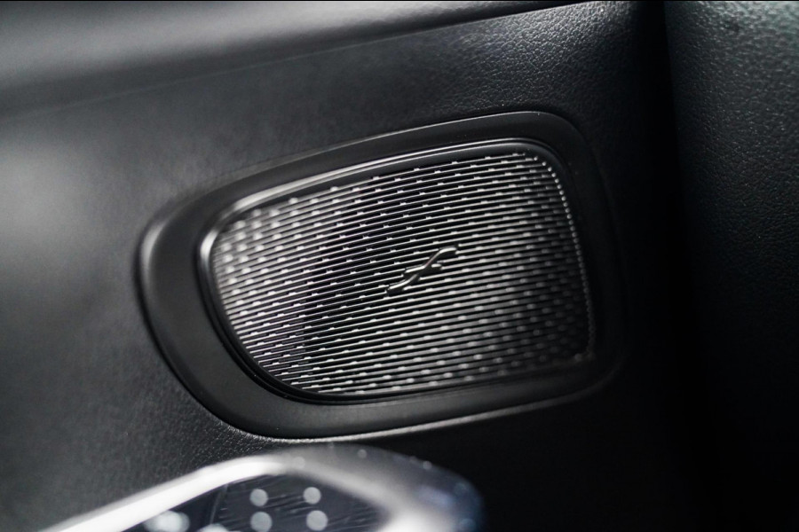 Mercedes-Benz C-Klasse Estate 300 e AMG Line | Pano | Burmester | Uitklapbare trekhaak Mercedes-Benz C-Klasse Estate 300 e AMG Line | Pano | Burmester | Uitklapbare trekhaak