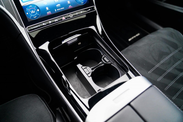 Mercedes-Benz C-Klasse Estate 300 e AMG Line | Pano | Burmester | Uitklapbare trekhaak Mercedes-Benz C-Klasse Estate 300 e AMG Line | Pano | Burmester | Uitklapbare trekhaak