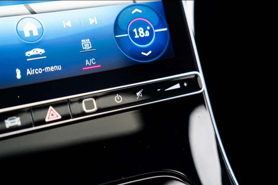 Mercedes-Benz C-Klasse Estate 300 e AMG Line | Pano | Burmester | Uitklapbare trekhaak Mercedes-Benz C-Klasse Estate 300 e AMG Line | Pano | Burmester | Uitklapbare trekhaak