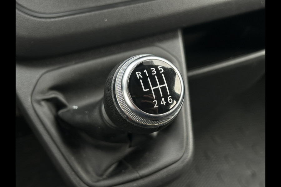 Renault Trafic 2.0 dCi / L2H1 / DUBBEL CABINE / 6-PERSOONS DUBBELE CABINE / AIRCO / CRUISE / NAVI / BLUETOOTH / 3-ZITS / PDC Renault Trafic 2.0 dCi / L2H1 / DUBBEL CABINE / 6-PERSOONS DUBBELE CABINE / AIRCO / CRUISE / NAVI / BLUETOOTH / 3-ZITS / PDC