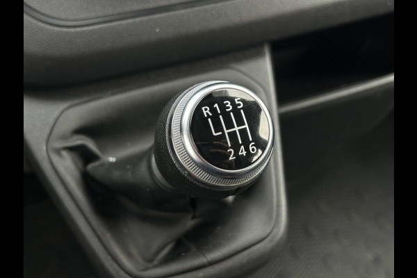 Renault Trafic 2.0 dCi / L2H1 / DUBBEL CABINE / 6-PERSOONS DUBBELE CABINE / AIRCO / CRUISE / NAVI / BLUETOOTH / 3-ZITS / PDC Renault Trafic 2.0 dCi / L2H1 / DUBBEL CABINE / 6-PERSOONS DUBBELE CABINE / AIRCO / CRUISE / NAVI / BLUETOOTH / 3-ZITS / PDC