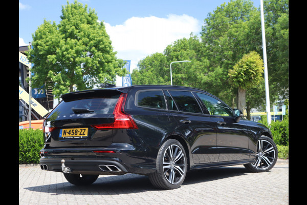Volvo V60 2.0 B3 Momentum / Bodykit / Sportstoelen Volvo V60 2.0 B3 Momentum / Bodykit / Sportstoelen