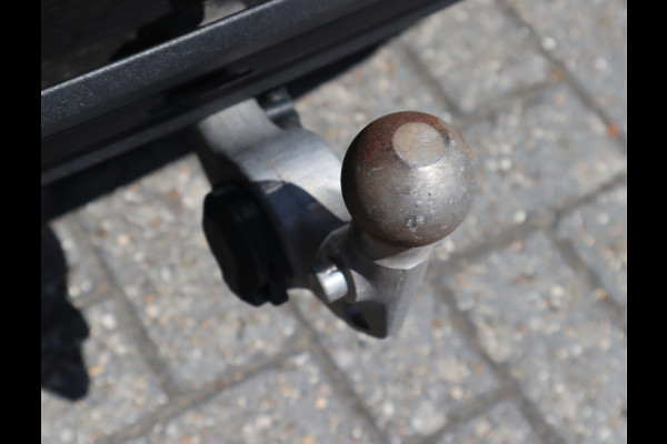 Volvo V60 2.0 B3 Momentum / Bodykit / Sportstoelen Volvo V60 2.0 B3 Momentum / Bodykit / Sportstoelen