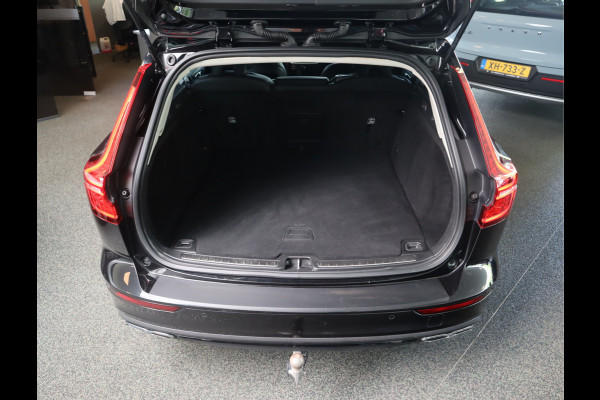 Volvo V60 2.0 B3 Momentum / Bodykit / Sportstoelen Volvo V60 2.0 B3 Momentum / Bodykit / Sportstoelen
