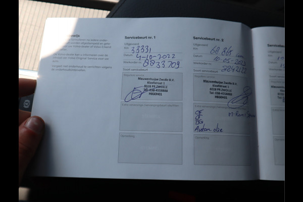 Volvo V60 2.0 B3 Momentum / Bodykit / Sportstoelen Volvo V60 2.0 B3 Momentum / Bodykit / Sportstoelen