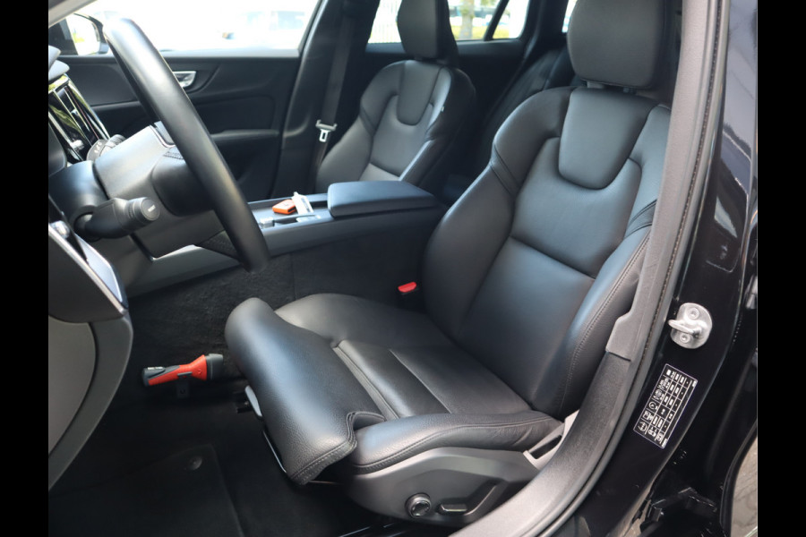 Volvo V60 2.0 B3 Momentum / Bodykit / Sportstoelen Volvo V60 2.0 B3 Momentum / Bodykit / Sportstoelen