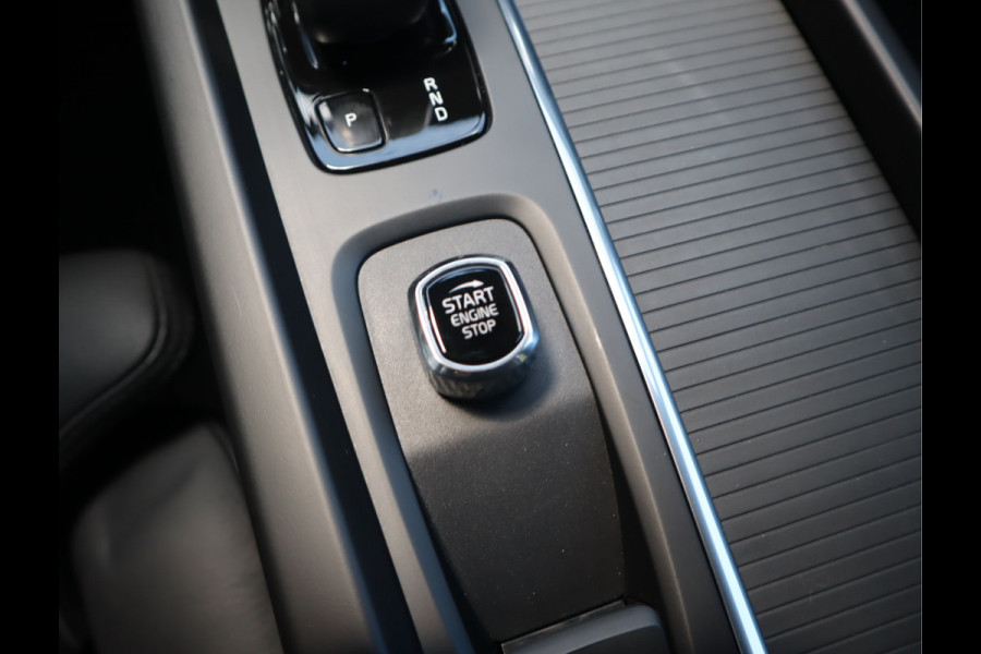 Volvo V60 2.0 B3 Momentum / Bodykit / Sportstoelen Volvo V60 2.0 B3 Momentum / Bodykit / Sportstoelen