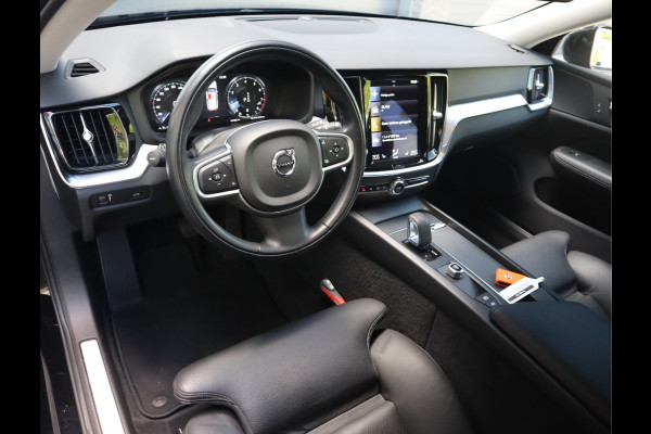 Volvo V60 2.0 B3 Momentum / Bodykit / Sportstoelen Volvo V60 2.0 B3 Momentum / Bodykit / Sportstoelen