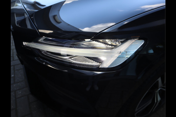 Volvo V60 2.0 B3 Momentum / Bodykit / Sportstoelen Volvo V60 2.0 B3 Momentum / Bodykit / Sportstoelen