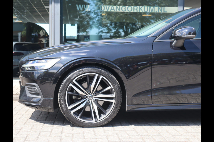 Volvo V60 2.0 B3 Momentum / Bodykit / Sportstoelen Volvo V60 2.0 B3 Momentum / Bodykit / Sportstoelen