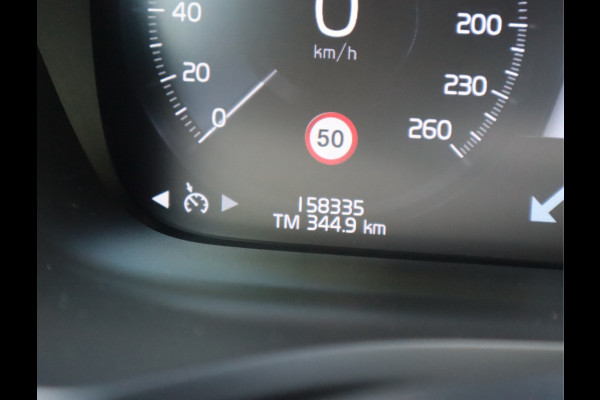 Volvo V60 2.0 B3 Momentum / Bodykit / Sportstoelen Volvo V60 2.0 B3 Momentum / Bodykit / Sportstoelen