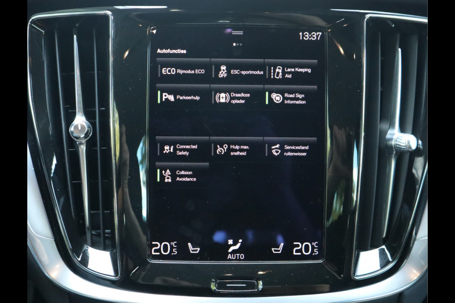 Volvo V60 2.0 B3 Momentum / Bodykit / Sportstoelen Volvo V60 2.0 B3 Momentum / Bodykit / Sportstoelen