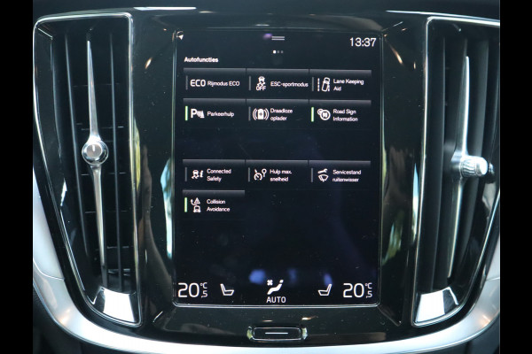 Volvo V60 2.0 B3 Momentum / Bodykit / Sportstoelen Volvo V60 2.0 B3 Momentum / Bodykit / Sportstoelen