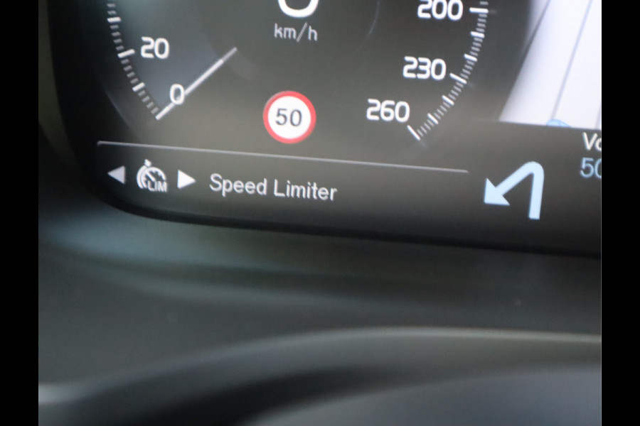 Volvo V60 2.0 B3 Momentum / Bodykit / Sportstoelen Volvo V60 2.0 B3 Momentum / Bodykit / Sportstoelen