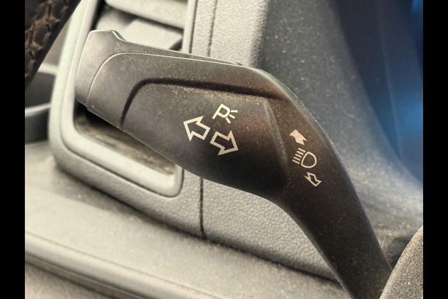 Ford Transit Custom 280 2.0 TDCI L1H1 Trend Airco Bluetooth Navi 3zits Trekhaak PDC