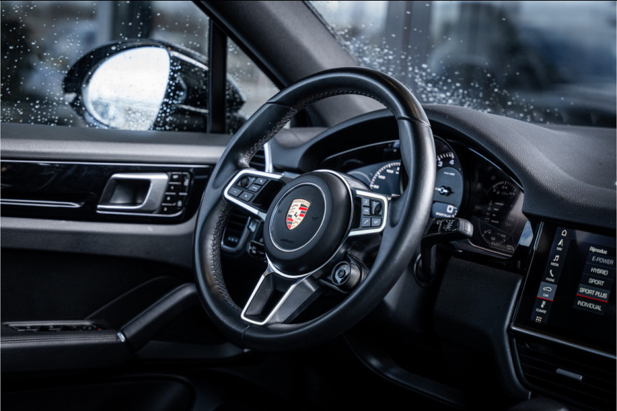 Porsche Cayenne Coupé 3.0 E-Hybrid - Sport Chrono l Panorama l 360c l Memory l Coupe Porsche Cayenne Coupé 3.0 E-Hybrid - Sport Chrono l Panorama l 360c l Memory l Coupe