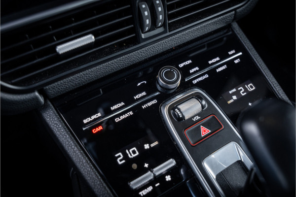 Porsche Cayenne Coupé 3.0 E-Hybrid - Sport Chrono l Panorama l 360c l Memory l Coupe Porsche Cayenne Coupé 3.0 E-Hybrid - Sport Chrono l Panorama l 360c l Memory l Coupe