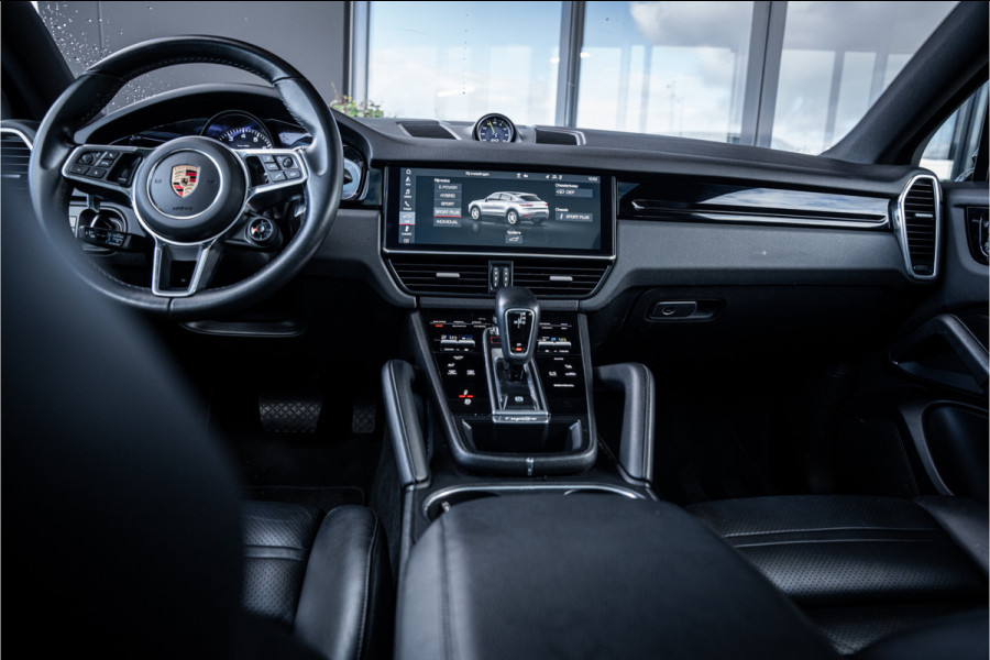 Porsche Cayenne Coupé 3.0 E-Hybrid - Sport Chrono l Panorama l 360c l Memory l Coupe Porsche Cayenne Coupé 3.0 E-Hybrid - Sport Chrono l Panorama l 360c l Memory l Coupe