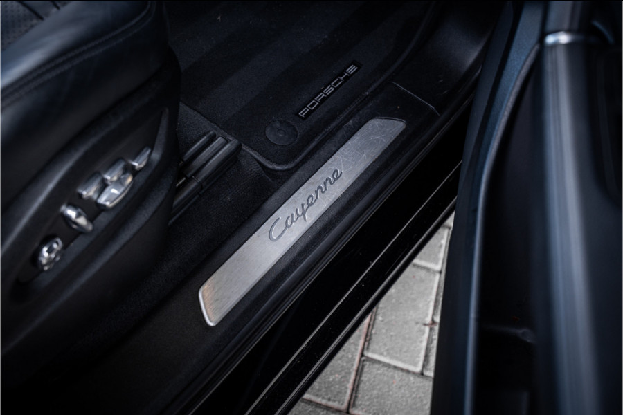 Porsche Cayenne Coupé 3.0 E-Hybrid - Sport Chrono l Panorama l 360c l Memory l Coupe Porsche Cayenne Coupé 3.0 E-Hybrid - Sport Chrono l Panorama l 360c l Memory l Coupe