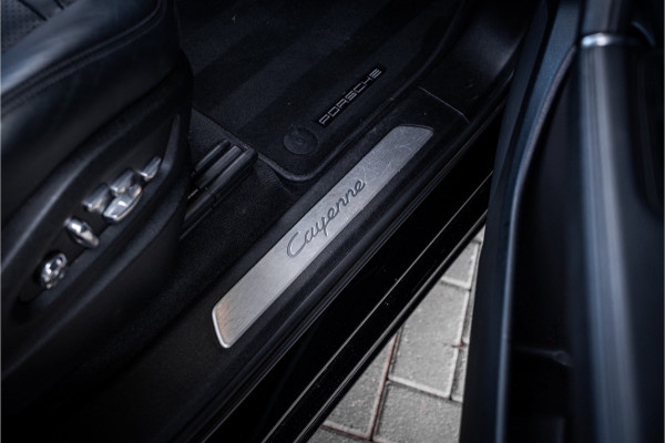 Porsche Cayenne Coupé 3.0 E-Hybrid - Sport Chrono l Panorama l 360c l Memory l Coupe Porsche Cayenne Coupé 3.0 E-Hybrid - Sport Chrono l Panorama l 360c l Memory l Coupe