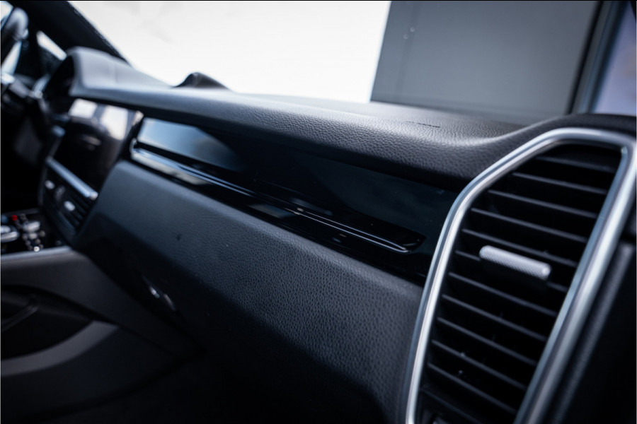 Porsche Cayenne Coupé 3.0 E-Hybrid - Sport Chrono l Panorama l 360c l Memory l Coupe Porsche Cayenne Coupé 3.0 E-Hybrid - Sport Chrono l Panorama l 360c l Memory l Coupe