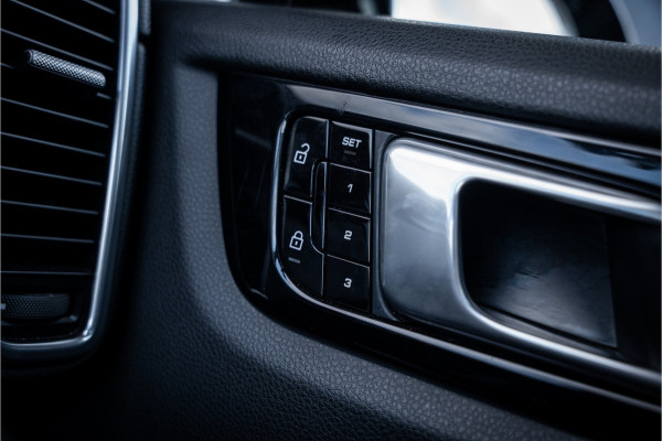 Porsche Cayenne Coupé 3.0 E-Hybrid - Sport Chrono l Panorama l 360c l Memory l Coupe Porsche Cayenne Coupé 3.0 E-Hybrid - Sport Chrono l Panorama l 360c l Memory l Coupe