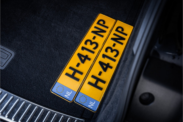 Porsche Cayenne Coupé 3.0 E-Hybrid - Sport Chrono l Panorama l 360c l Memory l Coupe Porsche Cayenne Coupé 3.0 E-Hybrid - Sport Chrono l Panorama l 360c l Memory l Coupe