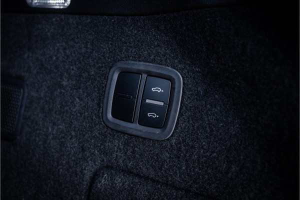 Porsche Cayenne Coupé 3.0 E-Hybrid - Sport Chrono l Panorama l 360c l Memory l Coupe Porsche Cayenne Coupé 3.0 E-Hybrid - Sport Chrono l Panorama l 360c l Memory l Coupe