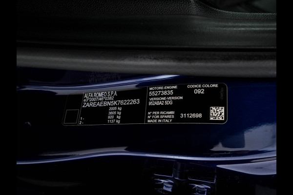 Alfa Romeo Giulia 2.0T B-Tech (INCL-BTW) Aut. *LUXURY-LEATHER | XENON | ADAPTIVE-CRUISE | MEMORY-PACK | HEATED-SPORTSEATS | KEYLESS | CAMERA | NAVI-FULLMAP | DAB+ | SHIFT-PADDLES | PRIVACY-GLASS | ECC | 18"ALU* Alfa Romeo Giulia 2.0T B-Tech (INCL-BTW) Aut. *LUXURY-LEATHER | XENON | ADAPTIVE-CRUISE | MEMORY-PACK | HEATED-SPORTSEATS | KEYLESS | CAMERA | NAVI-FULLMAP | DAB+ | SHIFT-PADDLES | PRIVACY-GLASS | ECC | 18"ALU*