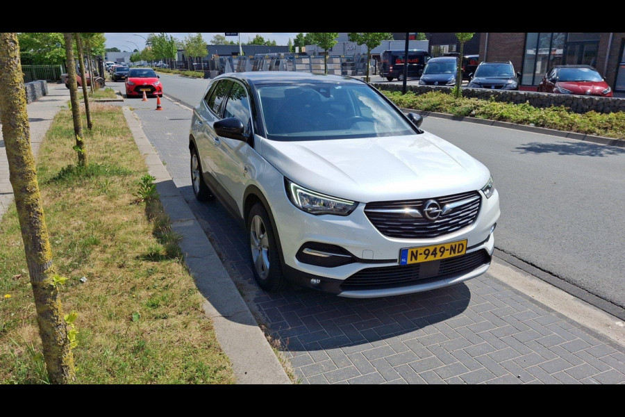 Opel Grandland X 1.2 Turbo Innovation | 2E EIGENAAR| 12 MND GARANTIE | NAVI | CAMERA | TREKHAAK | Opel Grandland X 1.2 Turbo Innovation | 2E EIGENAAR| 12 MND GARANTIE | NAVI | CAMERA | TREKHAAK |