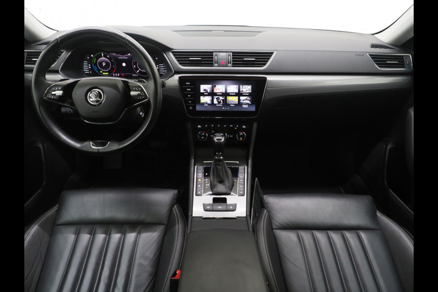 Škoda Superb Combi 1.4 TSI iV 218PK Style | Leder | Trekhaak | Adaptive Cruise | Virtual | Keyless | Memory | Carplay Škoda Superb Combi 1.4 TSI iV 218PK Style | Leder | Trekhaak | Adaptive Cruise | Virtual | Keyless | Memory | Carplay