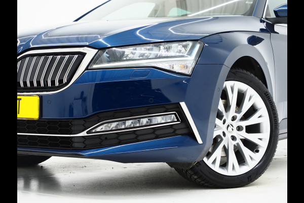Škoda Superb Combi 1.4 TSI iV 218PK Style | Leder | Trekhaak | Adaptive Cruise | Virtual | Keyless | Memory | Carplay Škoda Superb Combi 1.4 TSI iV 218PK Style | Leder | Trekhaak | Adaptive Cruise | Virtual | Keyless | Memory | Carplay