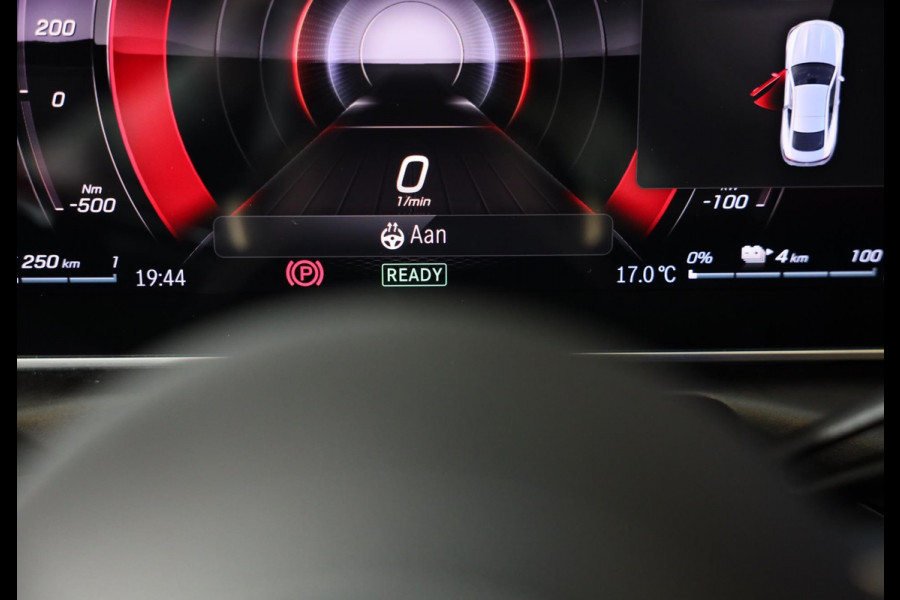 Mercedes-Benz CLE Coupé 300 e AMG Line / Head Up / 360 Camera / Acc / Lane Assist / BURMESTER / Elek Stoelen / Memory / Pano / 20 Mercedes-Benz CLE Coupé 300 e AMG Line / Head Up / 360 Camera / Acc / Lane Assist / BURMESTER / Elek Stoelen / Memory / Pano / 20